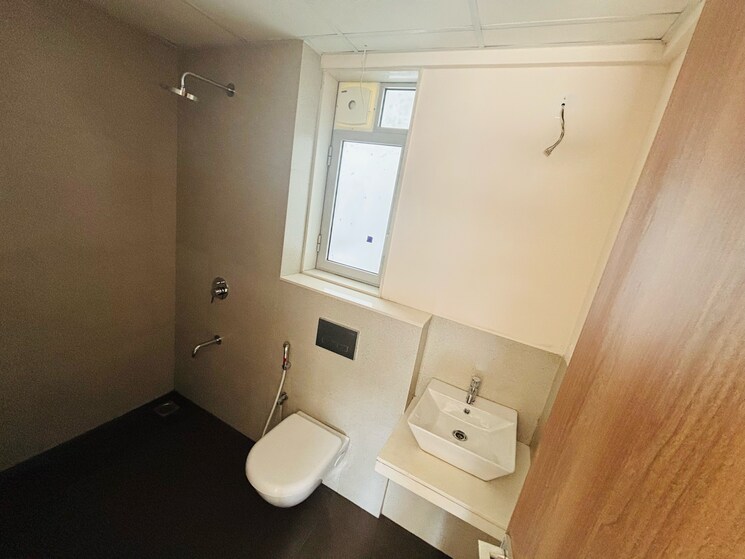 Bathroom, piramal-vaikunth 2 Bedroom 708 Sq.Ft. Apartment In Ashok Nagar Thane 8061785