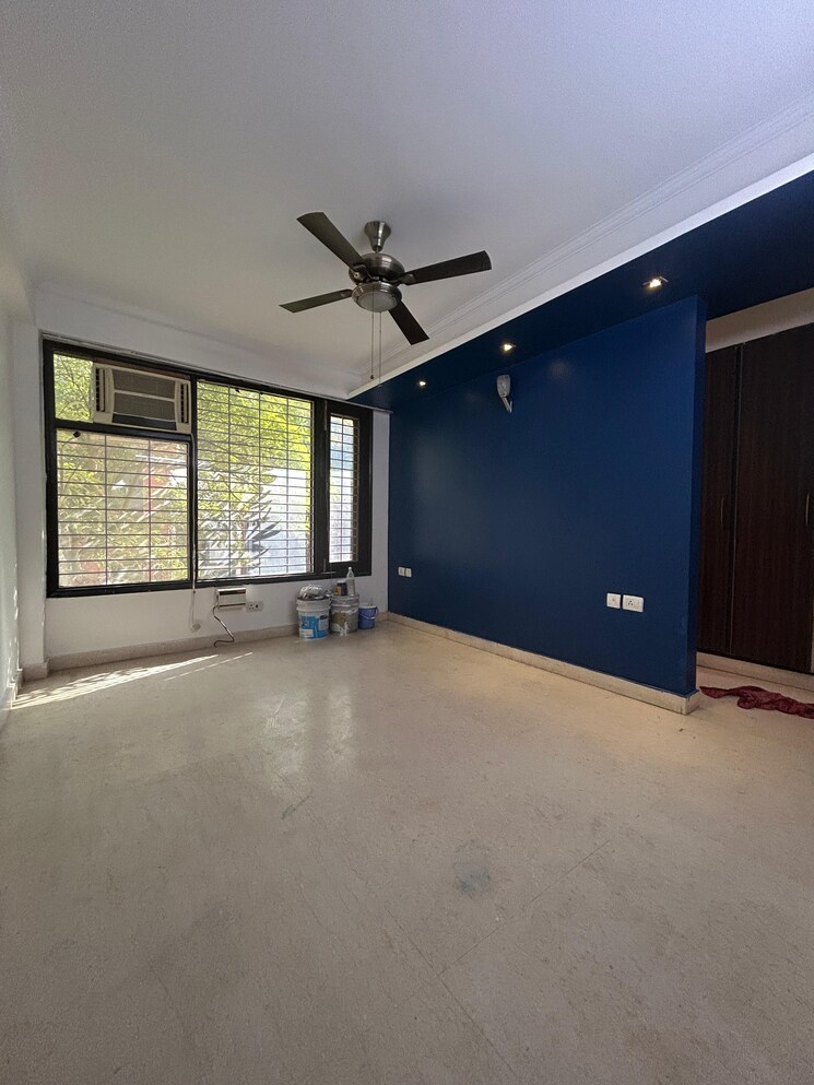 Room, freedom fighters enclave 3 Bedroom 1800 Sq.Ft. Apartment In Freedom Fighters Enclave Delhi 8061793