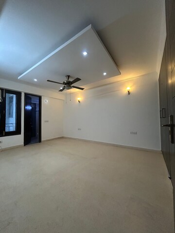 Room in 3 BHK Apartment at Freedom Fighters Enclave – for Rent