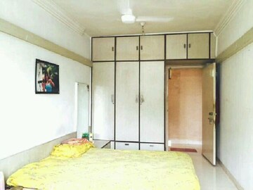 Bedroom in 1 BHK Apartment at Palm Beach Silver Sands CHS, Andheri West – for Rent