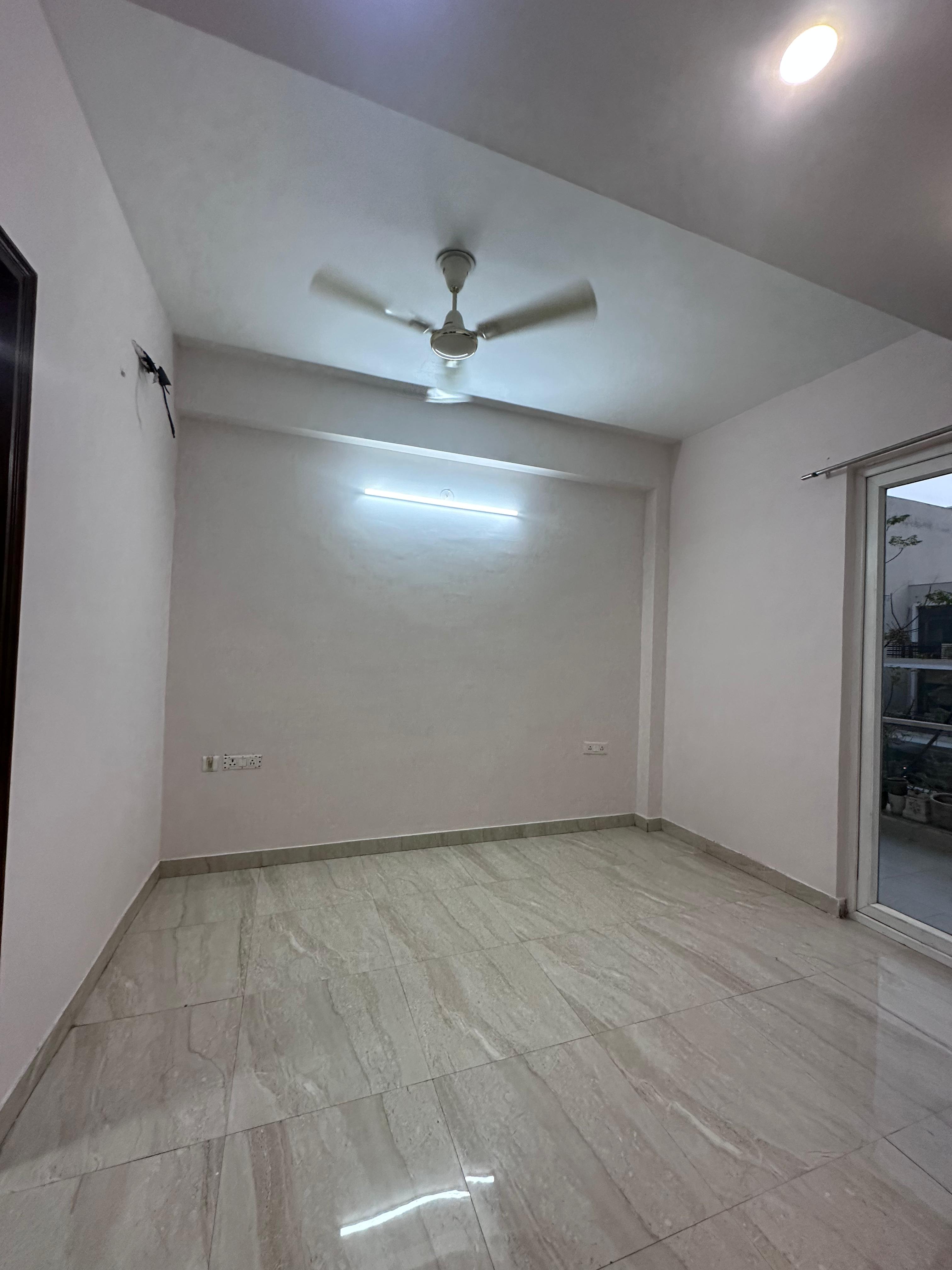 3 BHK + Servant Room Apartment For Sale in M3M Golf Hills