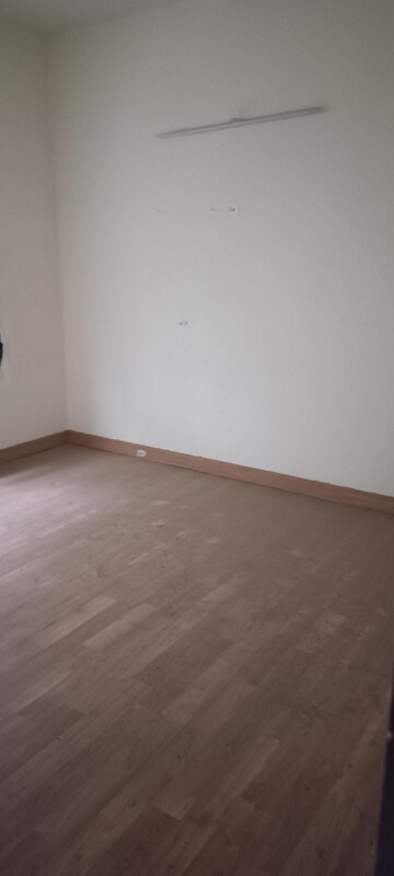 Room in 3.5 BHK Builder Floor at Lavender Floors, Sector 89 – for Sale