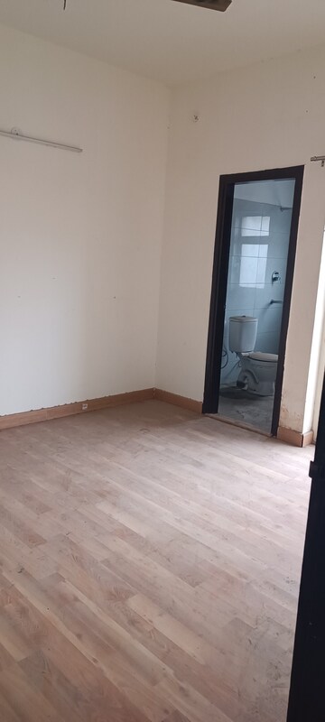 Room in 3.5 BHK Builder Floor at Lavender Floors, Sector 89 – for Sale