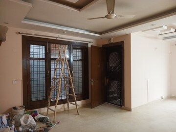 Living Room in 3 BHK Builder Floor at Ardee City, Sector 52 – for Rent