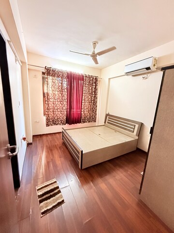 Bedroom in 2 BHK Apartment at Vastrapur – for Rent