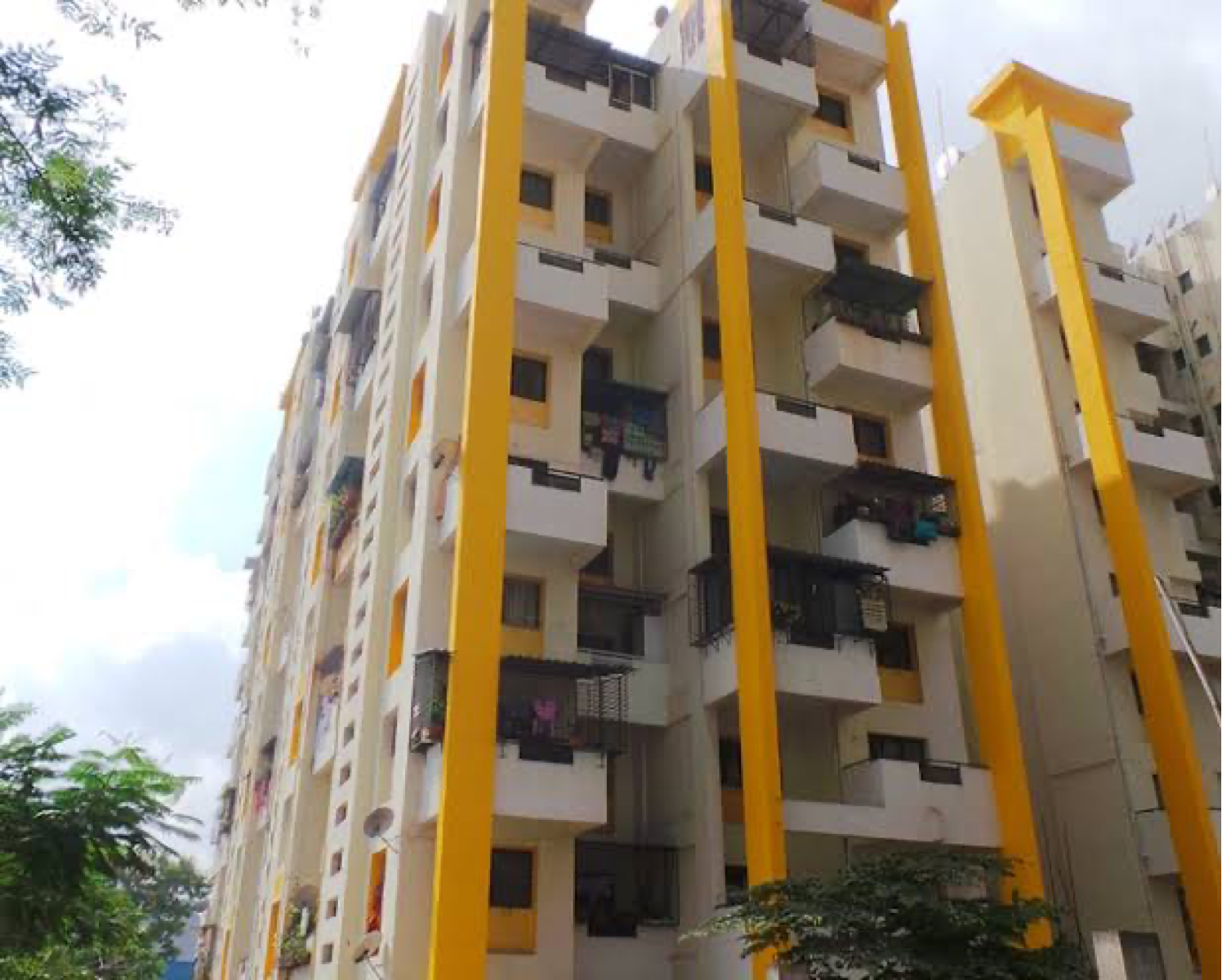 2 BHK + Extra Room Apartment For Sale in Sunflower Apartments Kondhwa
