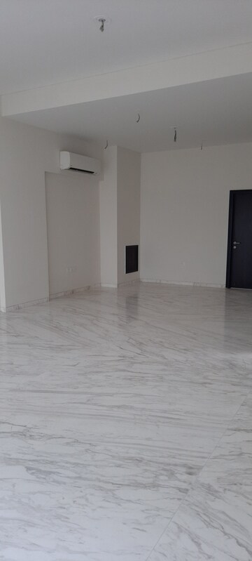 Furnished Amenities in 3 BHK Apartment at Tata Primanti Phase 2, Sector 72 – for Sale
