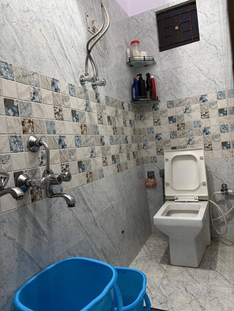 Bathroom, sector 22 6 Bedroom 162 Sq.Mt. Independent House In Sector 22 Noida 8062020