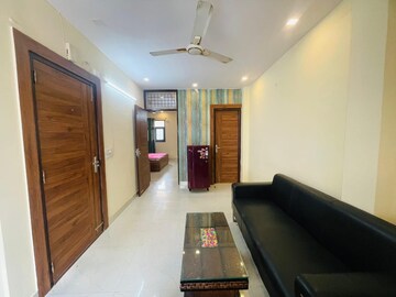 Living Room in 1 BHK Builder Floor at Ansal Sushant Lok I, Sector 43 – for Rent