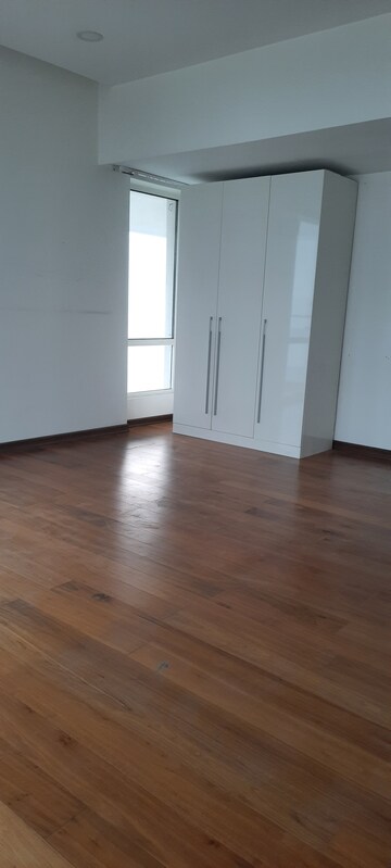 Furnished Amenities in 4 BHK Apartment at Tata Primanti Phase 2, Sector 72 – for Sale