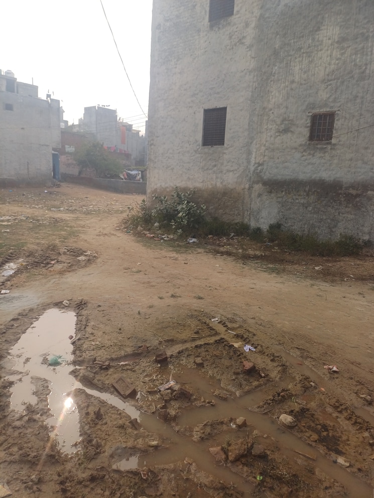 undefined, dheeraj nagar  114 Sq.Yd. Plot In Dheeraj Nagar Faridabad 8062067