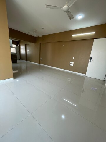 Room in 2 BHK Apartment at LD Viceroy, Chembur – for Rent