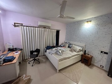Bedroom in 3 BHK Apartment at Chembur – for Rent