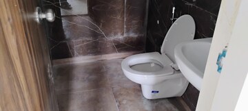 Bathroom in 2 BHK Apartment at Alag Artis, Pant Nagar – for Rent