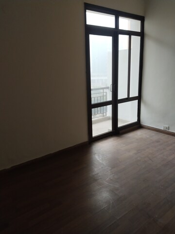 Room in 3.5 BHK Apartment at Sector 81 – for Sale