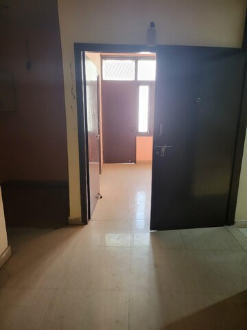 Room in 1 BHK Builder Floor at Neb Sarai – for Rent