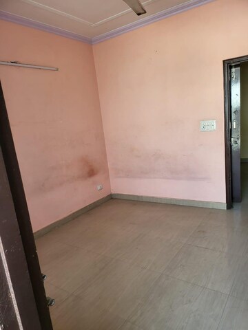 Room in 1 BHK Builder Floor at Neb Sarai – for Rent