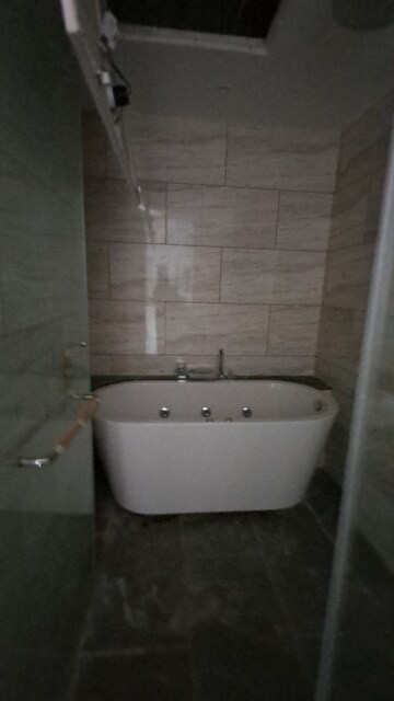 Bathroom in 4 BHK Apartment at Rustomjee Crown, Prabhadevi – for Rent