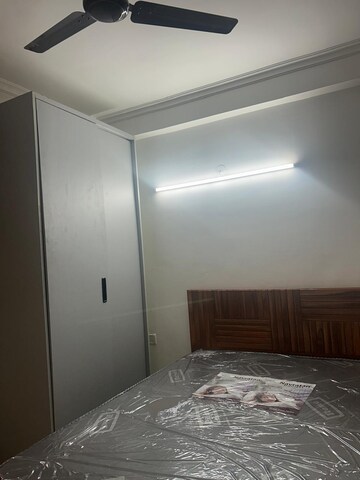 Room in 1 BHK Builder Floor at Paryavaran Complex – for Rent