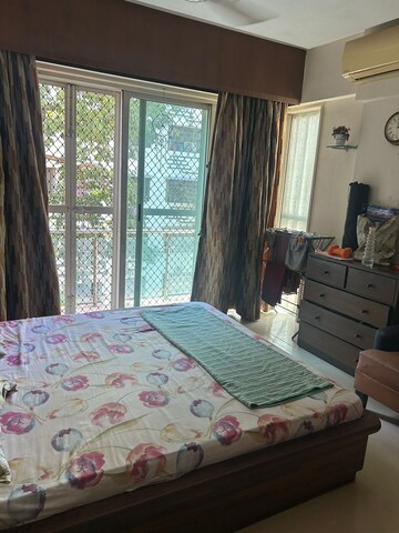 Bedroom in 4 BHK Apartment at Chembur – for Rent