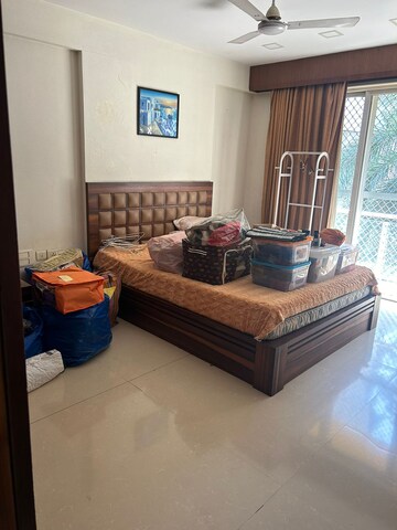 Bedroom in 4 BHK Apartment at Chembur – for Rent