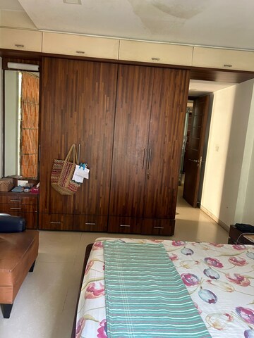 Bedroom in 4 BHK Apartment at Chembur – for Rent