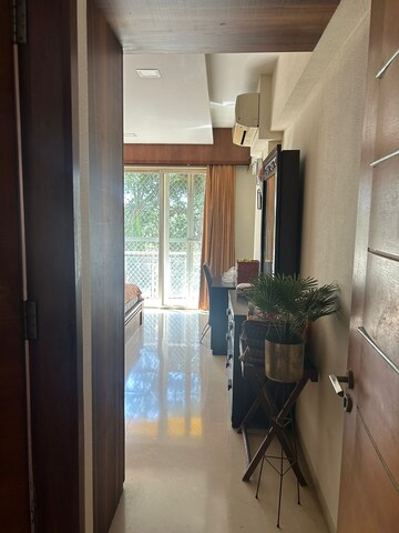 Living Room in 4 BHK Apartment at Chembur – for Rent