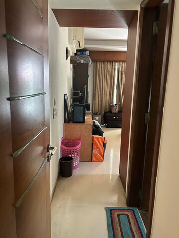 Bedroom in 4 BHK Apartment at Chembur – for Rent