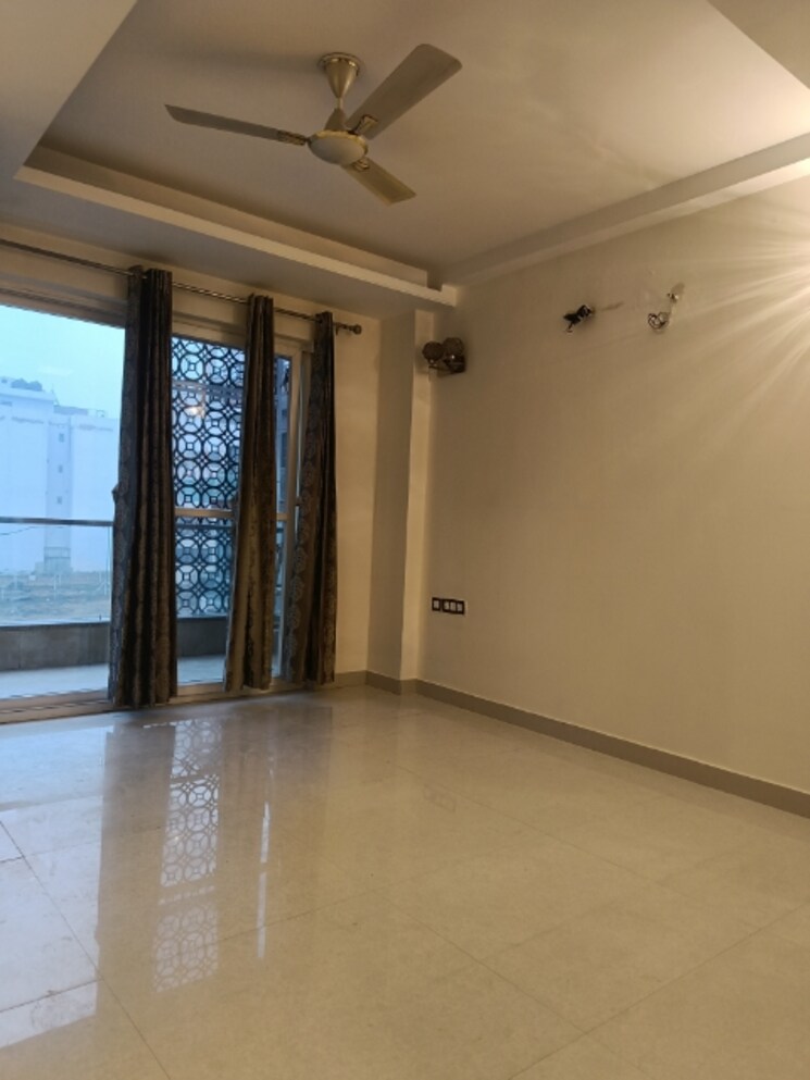 Room, unitech-south-city-ii 3 Bedroom 2100 Sq.Ft. Builder Floor In Sector 50 Gurgaon 8062524