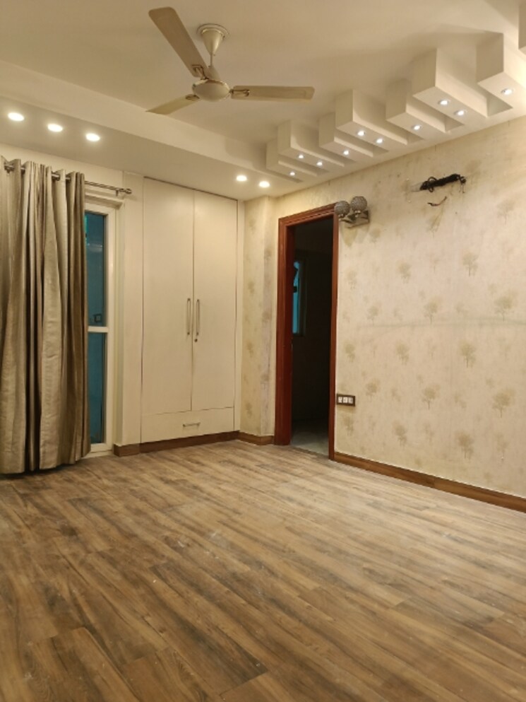 Room, unitech-south-city-ii 3 Bedroom 2100 Sq.Ft. Builder Floor In Sector 50 Gurgaon 8062524