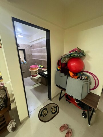 Team Area in 2 BHK Apartment at Subhash Nagar – for Sale