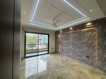 Room in 4 BHK Builder Floor at Sector 49 – for Sale