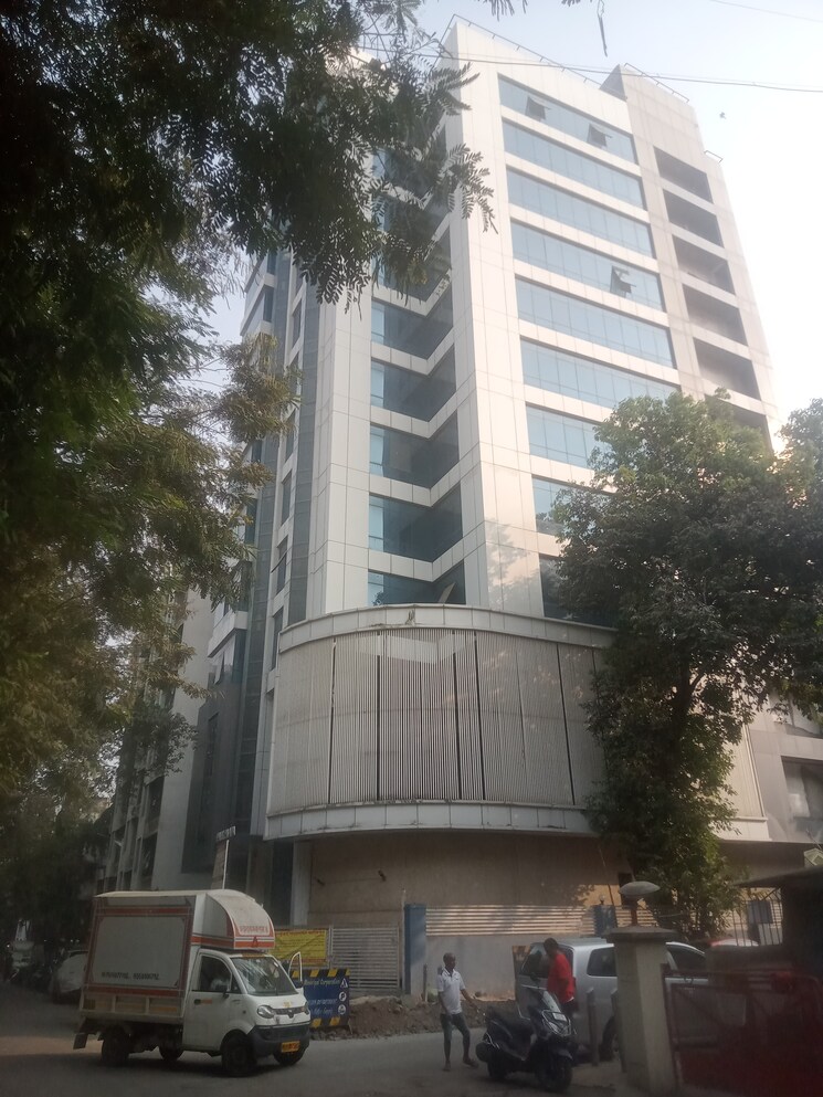 Exterior View, dadar west Commercial Office Space in IT/SEZ 55000 Sq.Ft. In Dadar West Mumbai 8062525