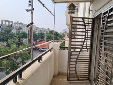 Balcony in 3 BHK Builder Floor at Sector 83 – for Rent