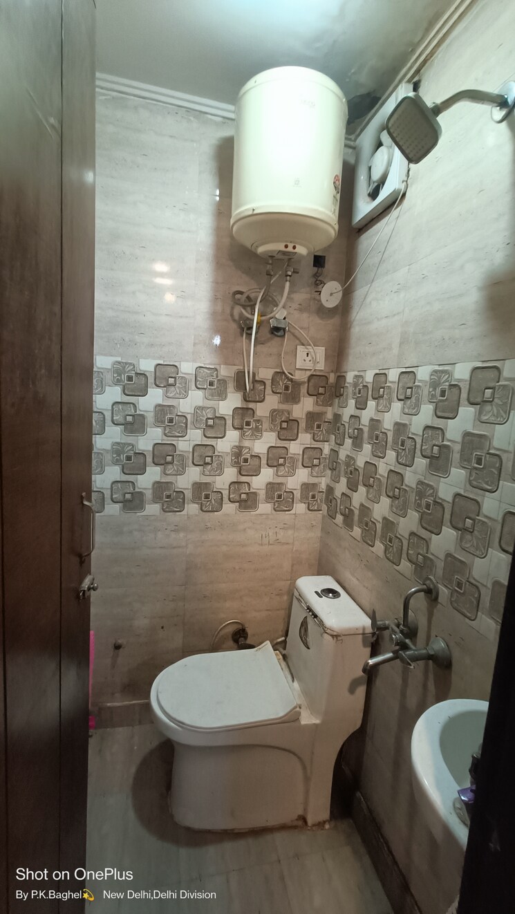 Bathroom, govindpuri 2 Bedroom 600 Sq.Ft. Builder Floor In Govindpuri Delhi 8062565