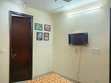 Bedroom in 1 BHK Builder Floor at Palm Residency Chhatarpur, Chattarpur – for Rent