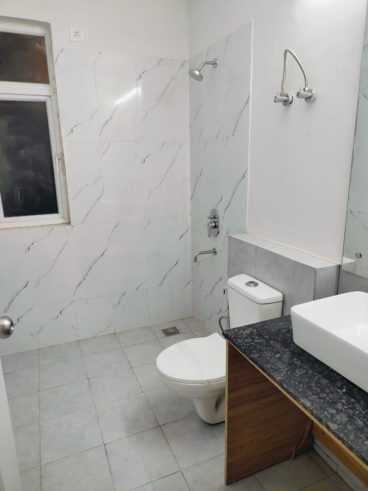 Bathroom, silverglades-the-melia 2.5 Bedroom 1450 Sq.Ft. Apartment In Sohna Sector 35 Gurgaon 8062619