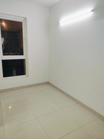 Room in 2.5 BHK Apartment at Silverglades The Melia, Sohna Sector 35 – for Sale