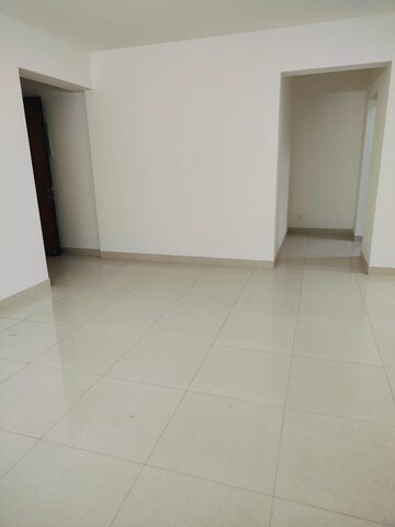 Room in 2.5 BHK Apartment at Silverglades The Melia, Sohna Sector 35 – for Sale