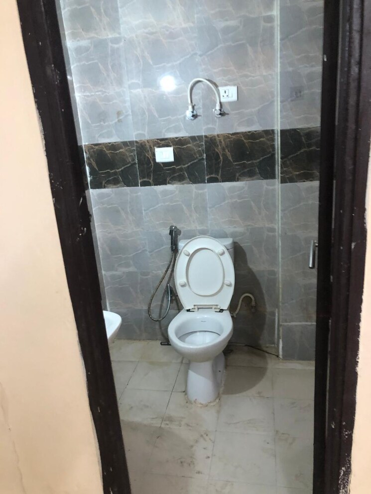 Bathroom, supertech-ecovillage-ii 2 Bedroom 890 Sq.Ft. Apartment In Sector 16b Greater Noida Greater Noida 8062610