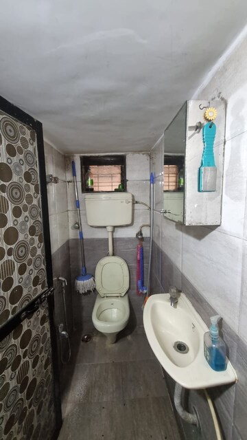 Bathroom in 1 BHK Apartment at Panch Pakhadi – for Rent