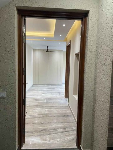 Building Lobby in 3 BHK Builder Floor at Sector 7 – for Rent