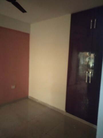 Room in 2 BHK Apartment at VVIP Addresses, Raj Nagar Extension – for Rent