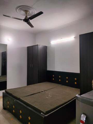 Bedroom in 1 RK Builder Floor at Ansal Sushant Lok I, Sector 43 – for Rent
