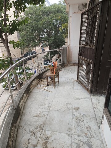 Balcony in 3 BHK Builder Floor at Sector 43 – for Rent