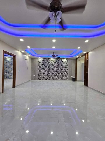 2 BHK Builder Floor For Rent in Saket