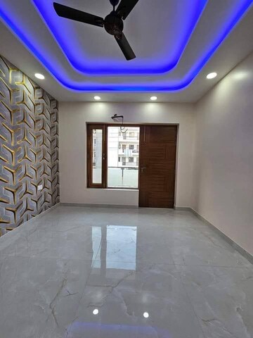 Room in 2 BHK Builder Floor at Saket – for Rent