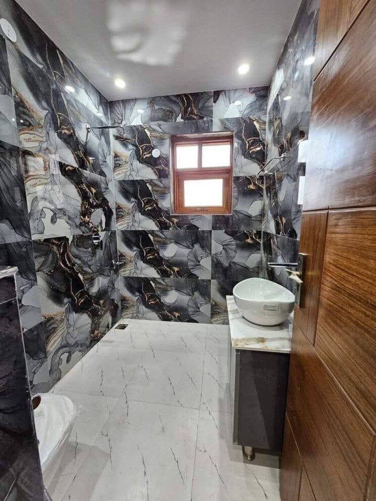  Parking, saket 2 Bedroom 1200 Sq.Ft. Builder Floor In Saket Delhi 8062813