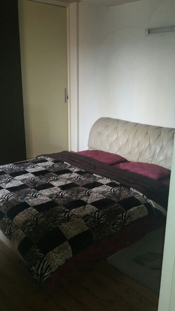 Bedroom in 3 BHK Apartment at DLF The Belvedere Park, Sector 24 – for Rent