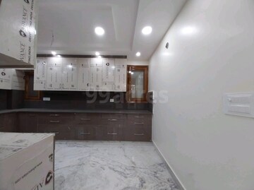Kitchen in 3.5 BHK Builder Floor at Onyx Plaza, Vasundhara Sector 3 – for Sale